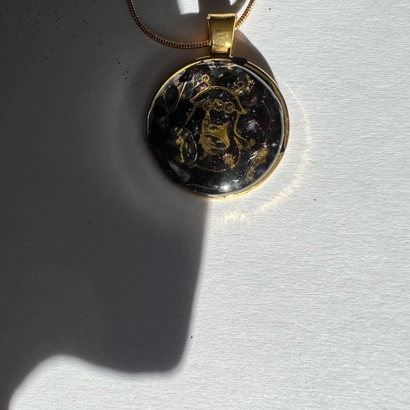 Alien necklace - Picture 2 of 2